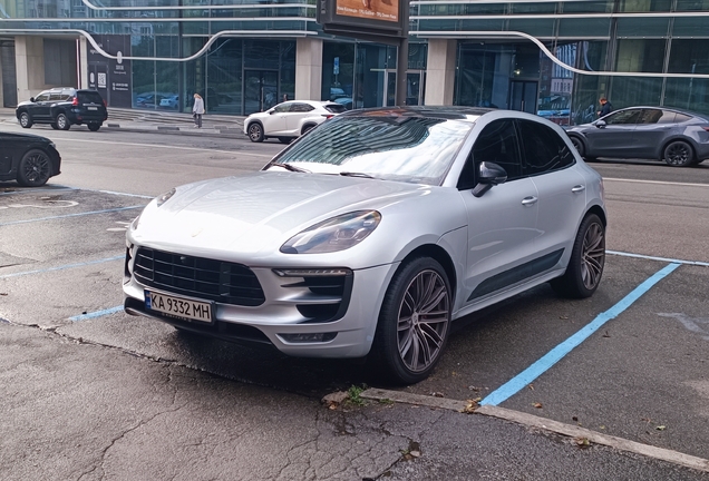 Porsche 95B Macan GTS