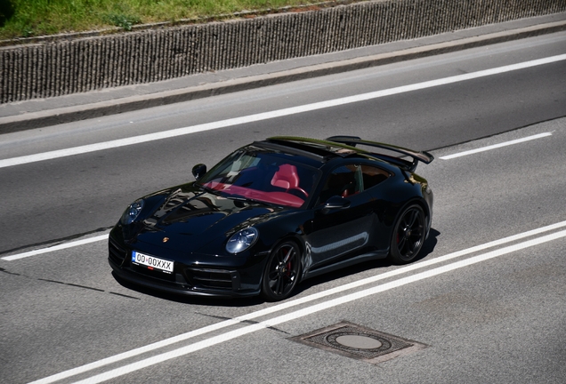 Porsche 992 Carrera GTS