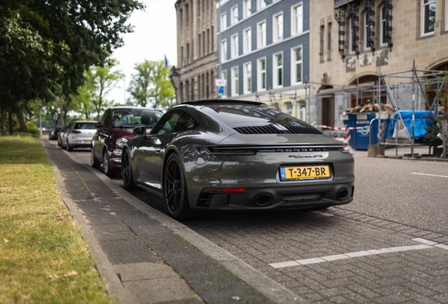 Porsche 992 Carrera GTS