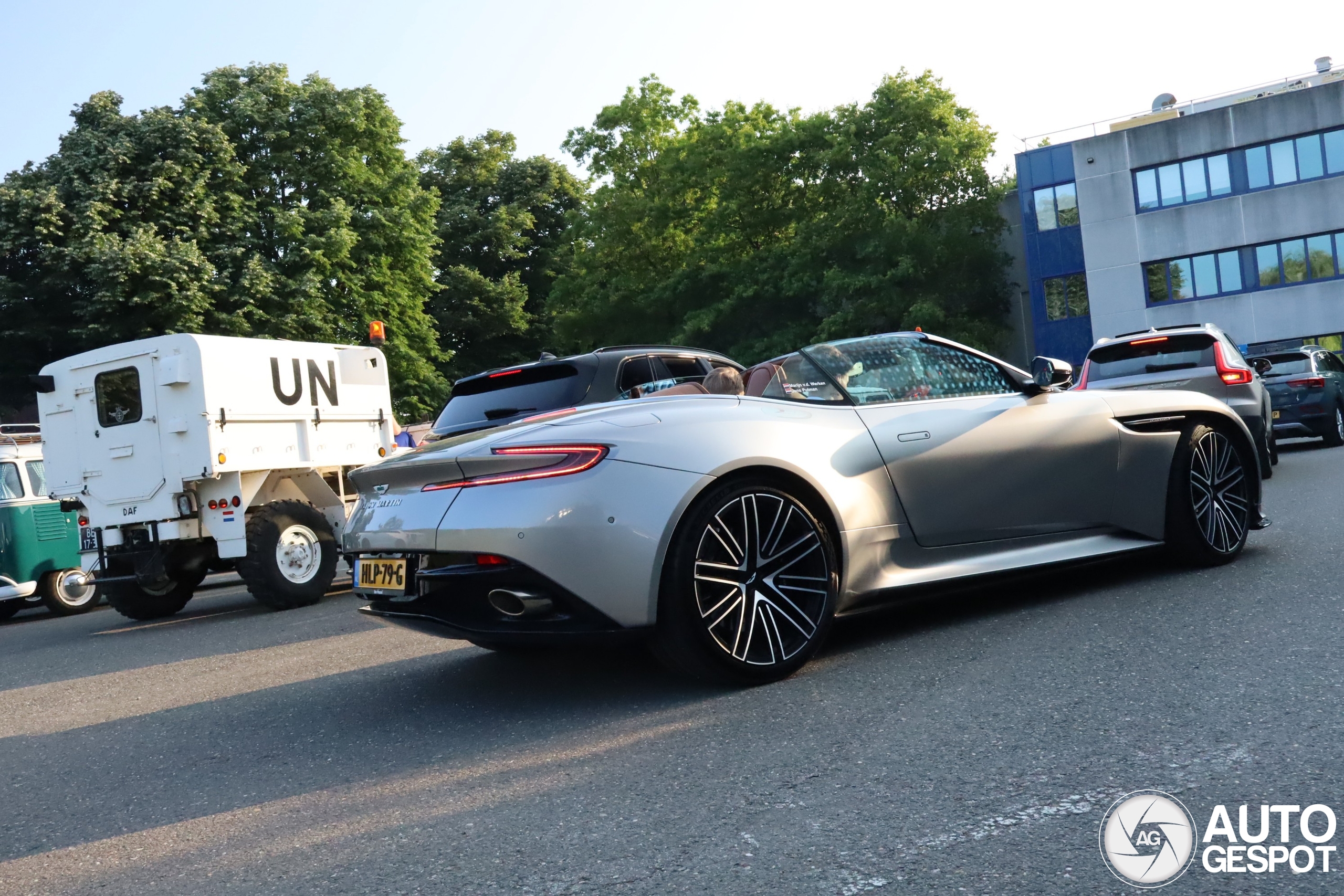 Aston Martin DB12 Volante