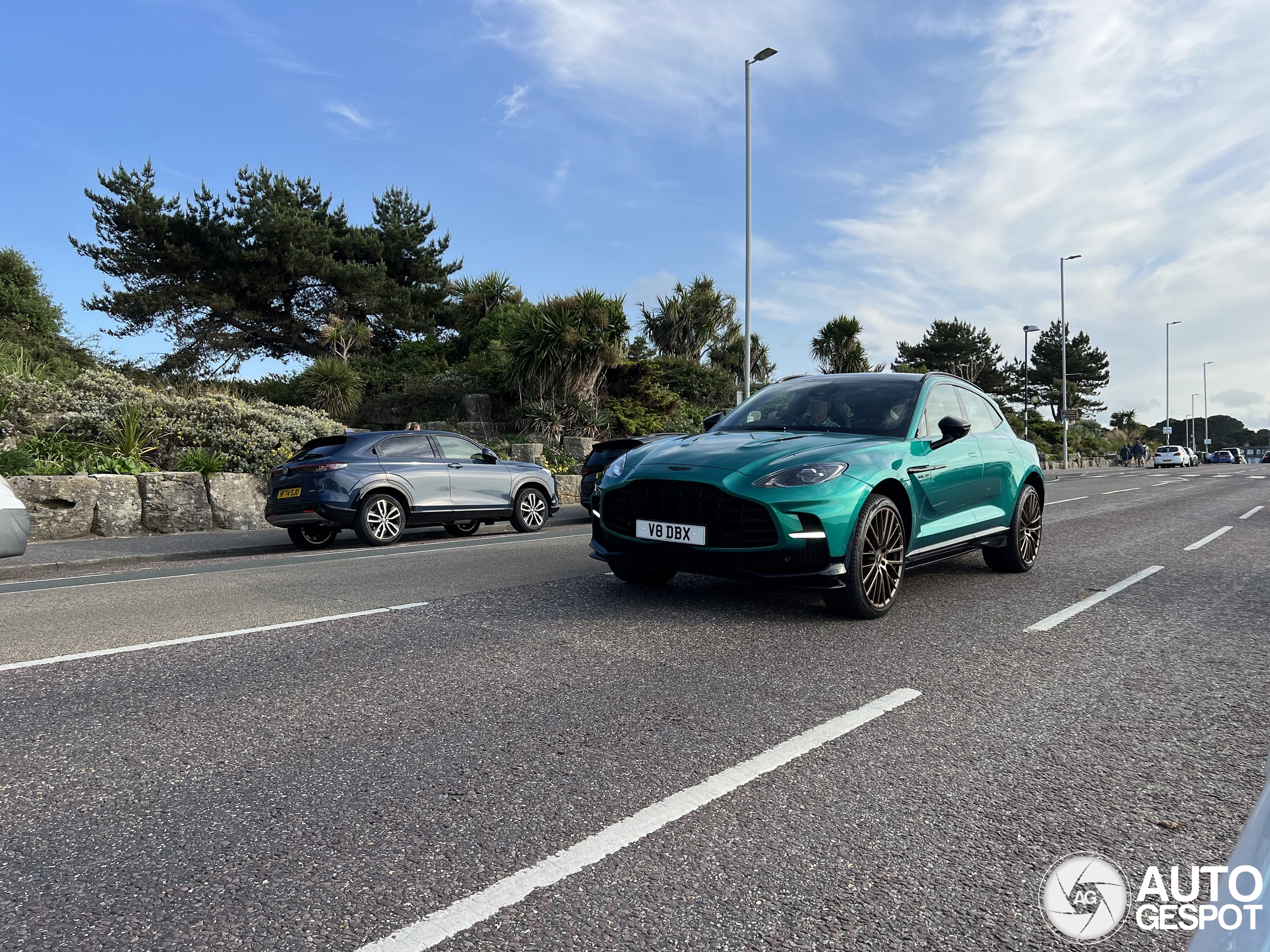 Aston Martin DBX707