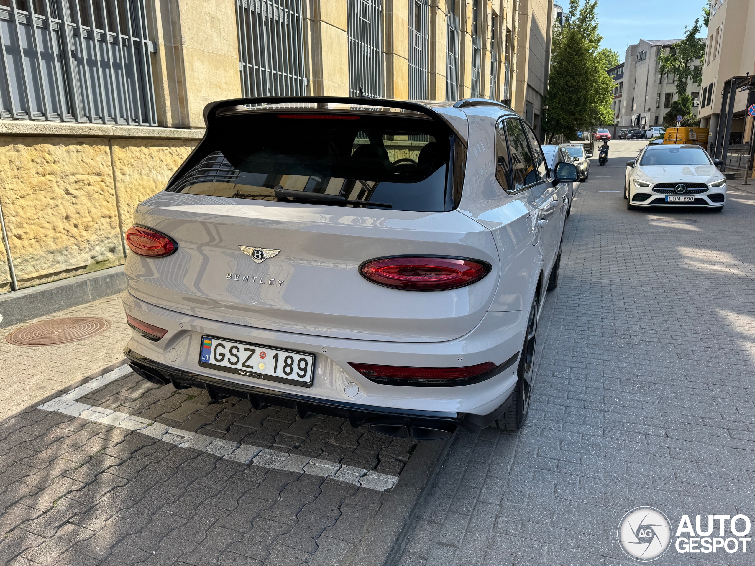 Bentley Bentayga V8 S 2024
