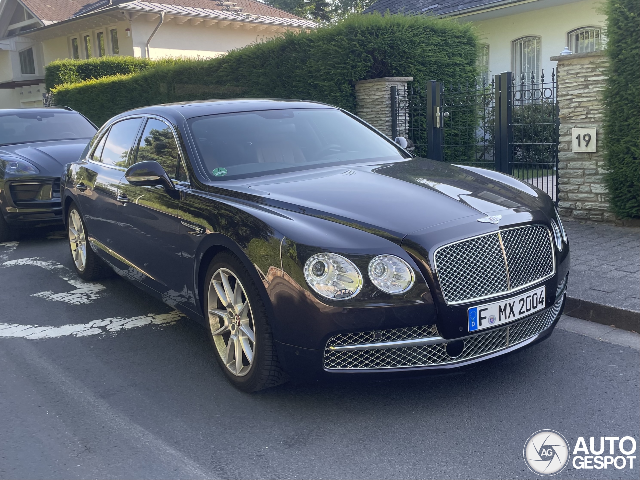 Bentley Flying Spur V8