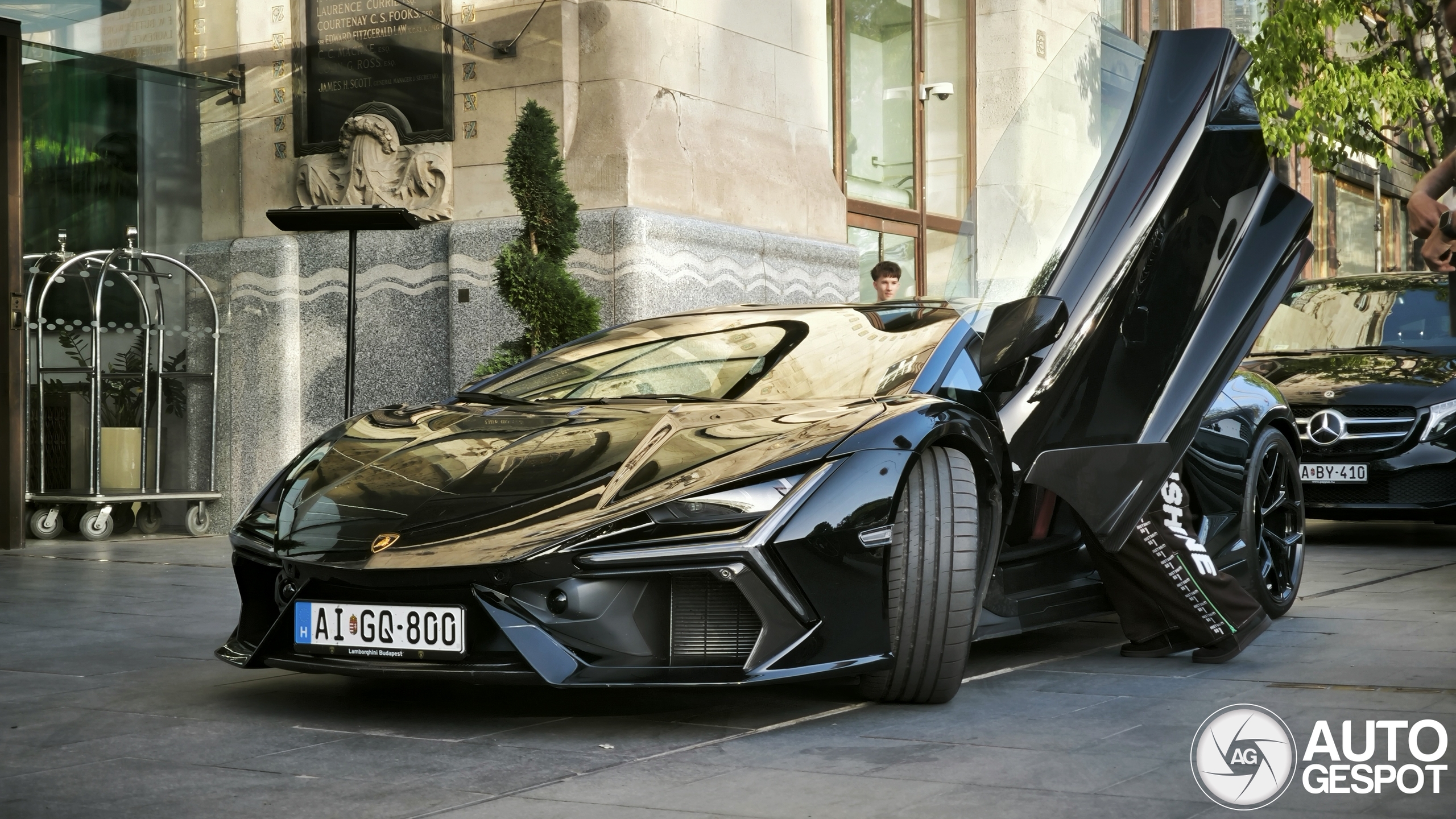 Lamborghini Revuelto