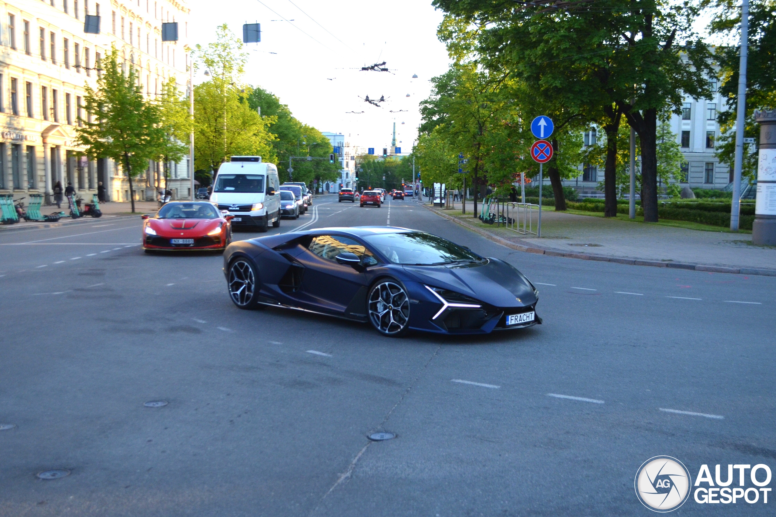 Lamborghini Revuelto