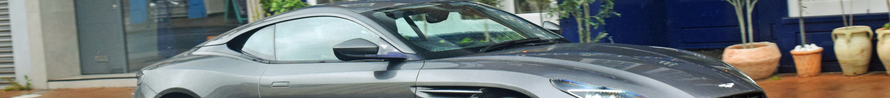 Aston Martin DB11 V8