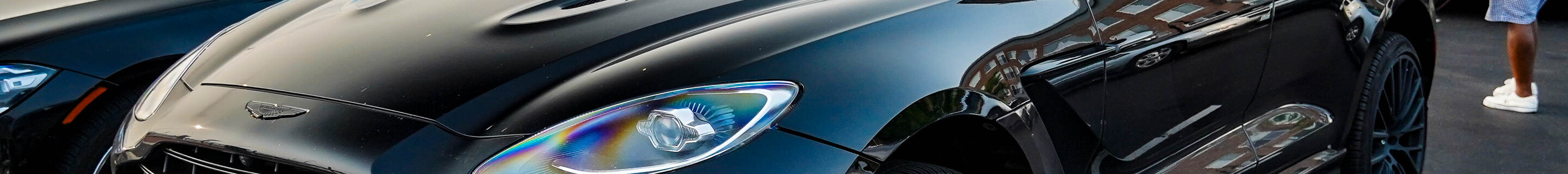 Aston Martin DBX707