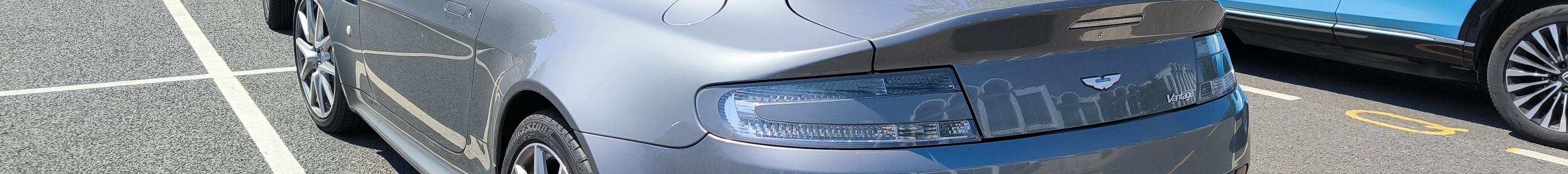Aston Martin V8 Vantage 2012