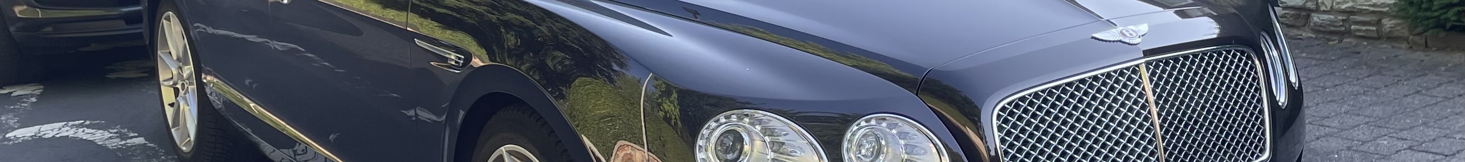 Bentley Flying Spur V8