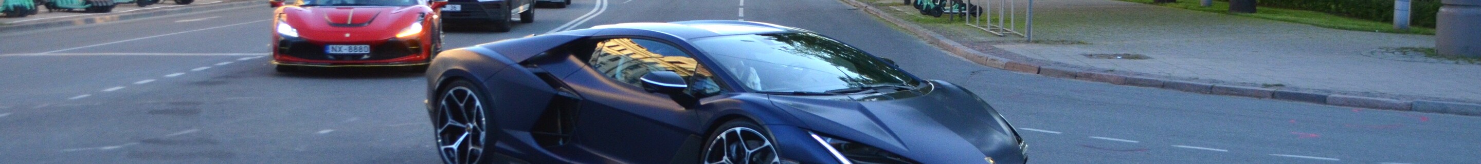 Lamborghini Revuelto
