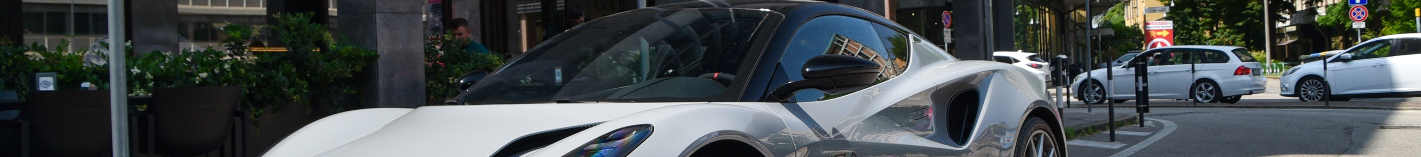 Lotus Emira