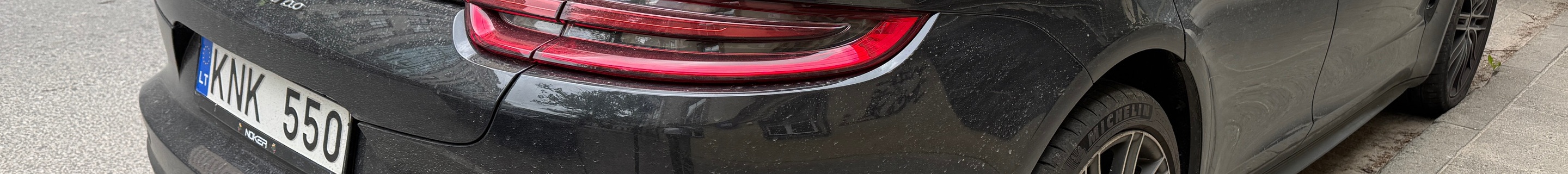 Porsche 971 Panamera Turbo