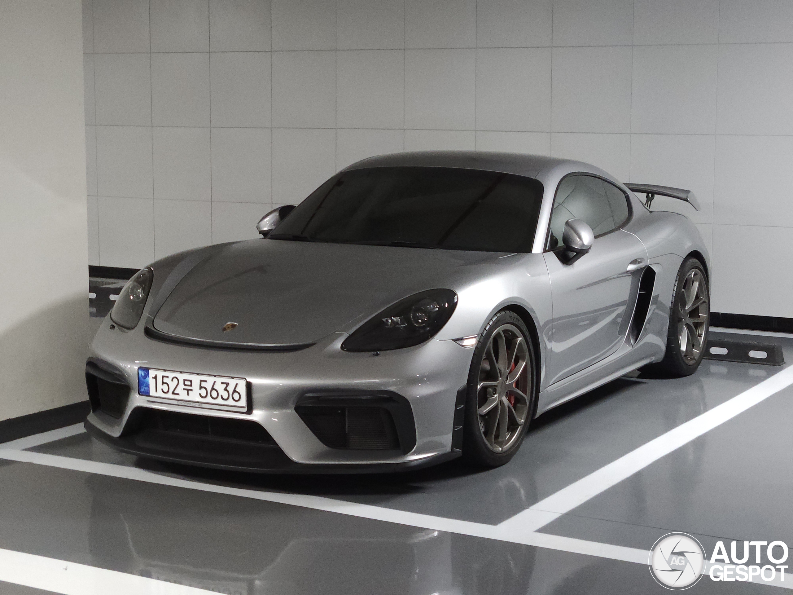 Porsche 718 Cayman GT4