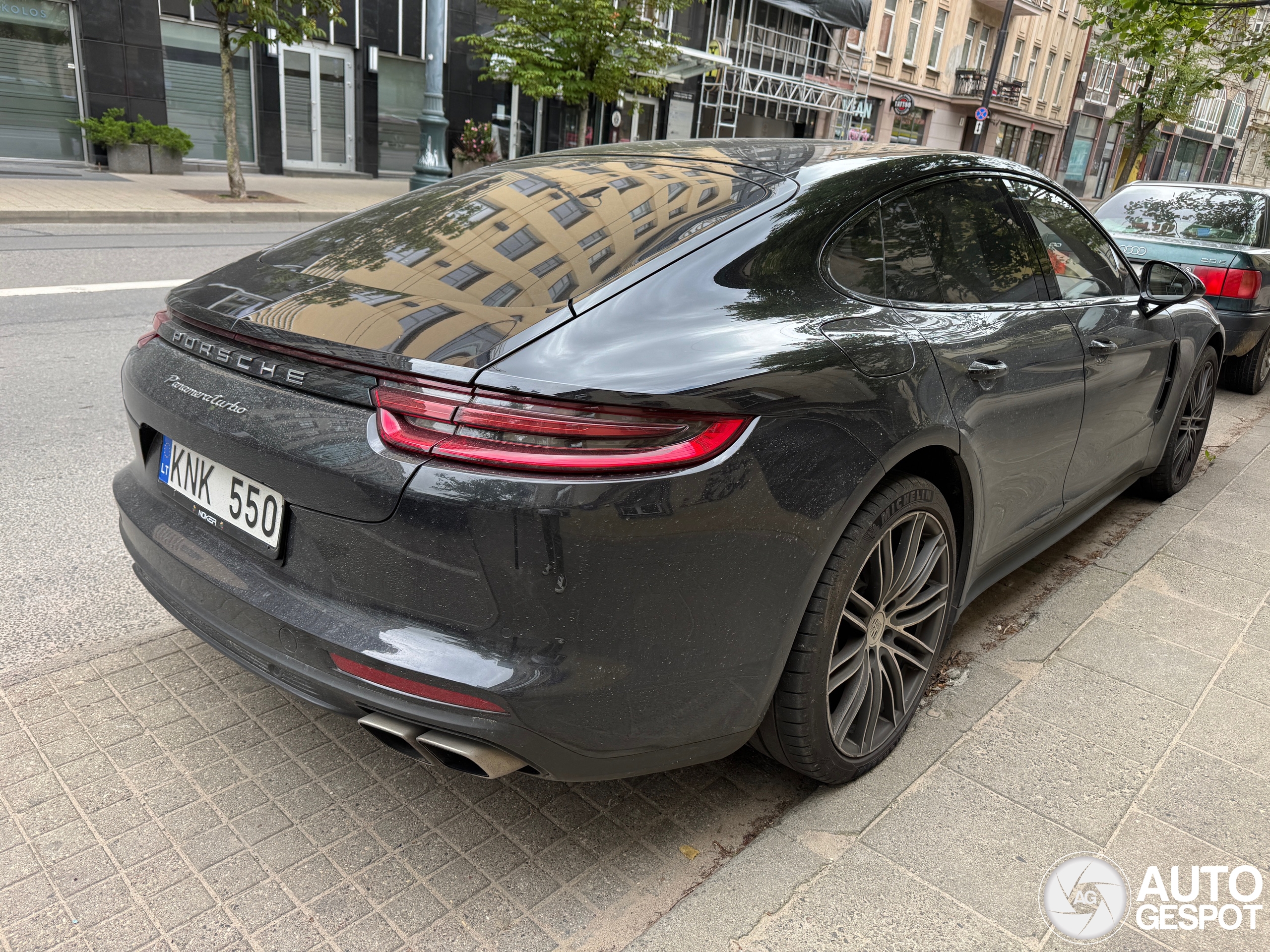 Porsche 971 Panamera Turbo