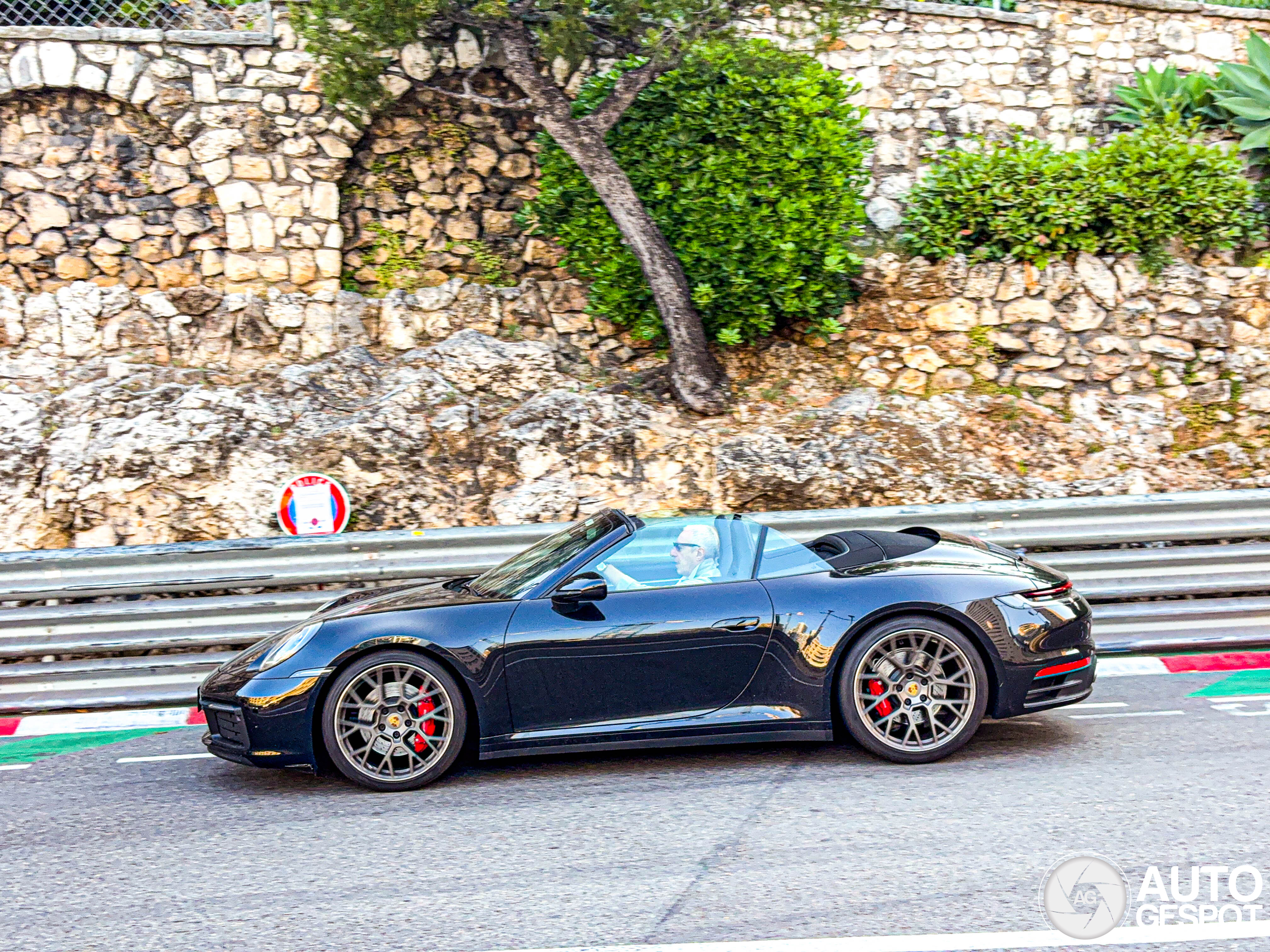 Porsche 992 Carrera 4S Cabriolet