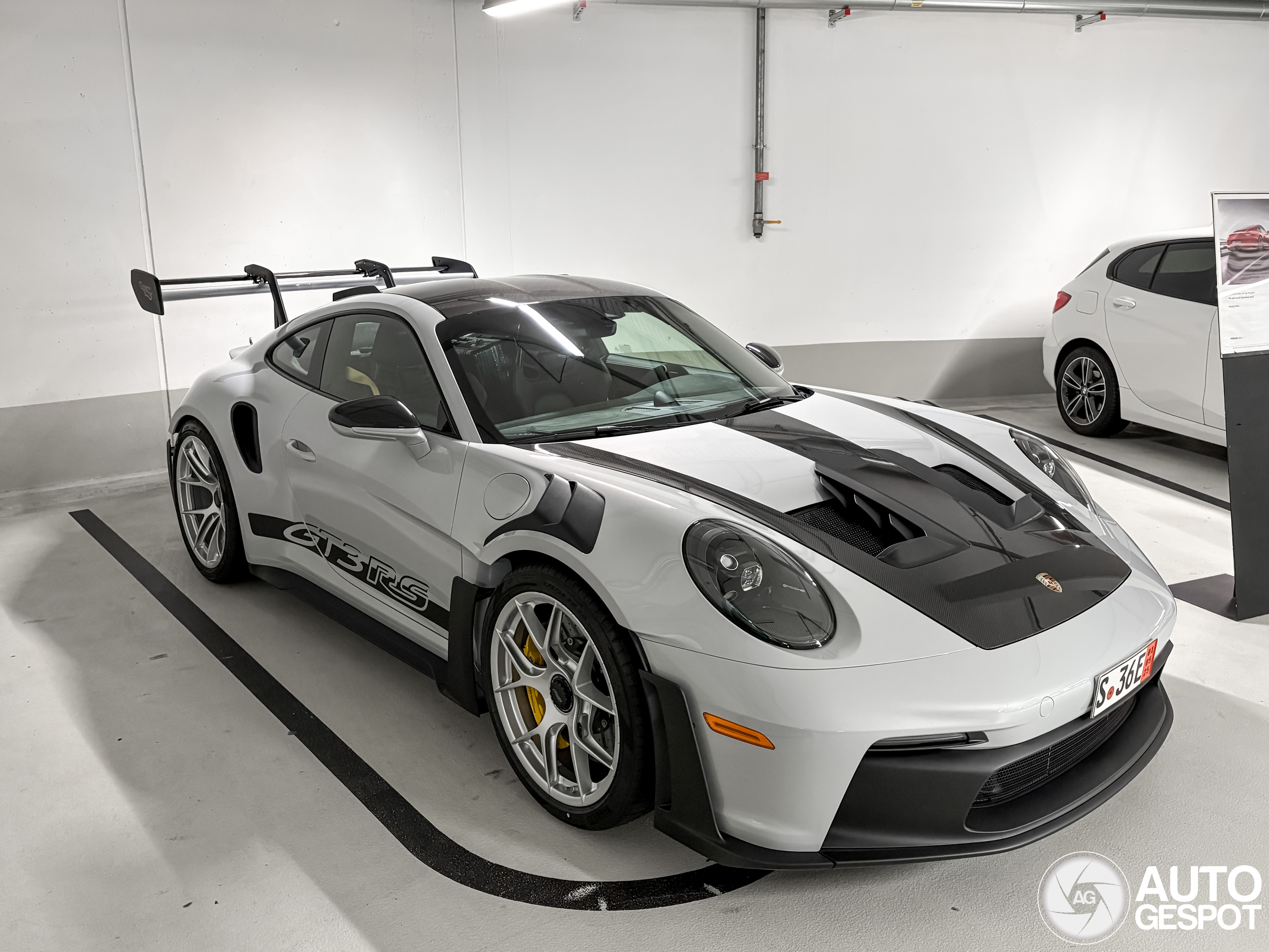Porsche 992 GT3 RS Weissach Package