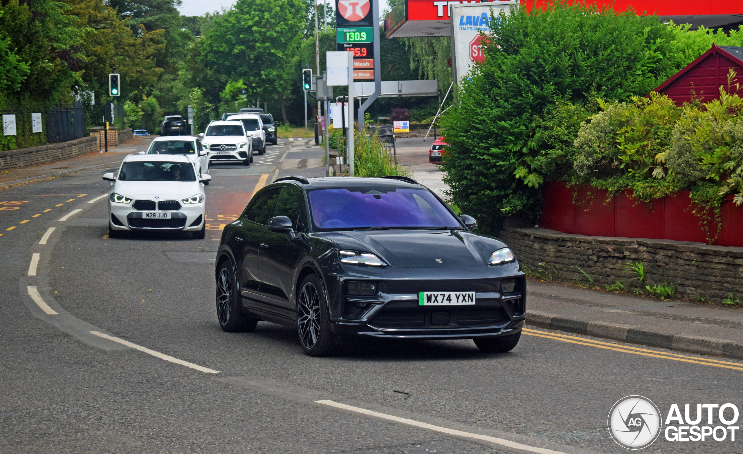 Porsche Macan EV Turbo