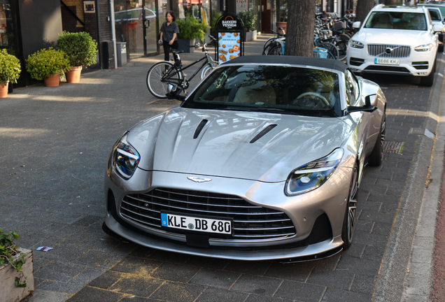Aston Martin DB12 Volante