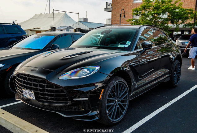 Aston Martin DBX707