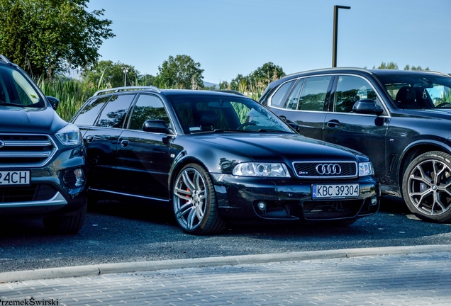 Audi RS4 Avant B5
