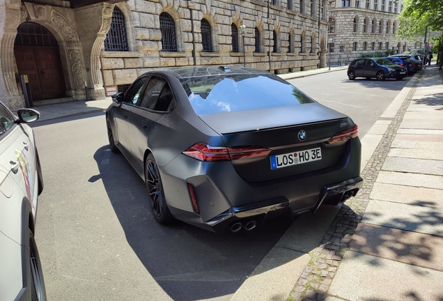 BMW M5 G90