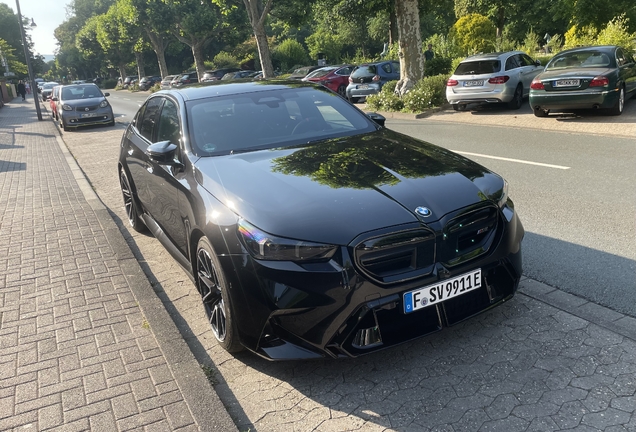BMW M5 G90