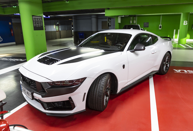 Ford Mustang Dark Horse 2024