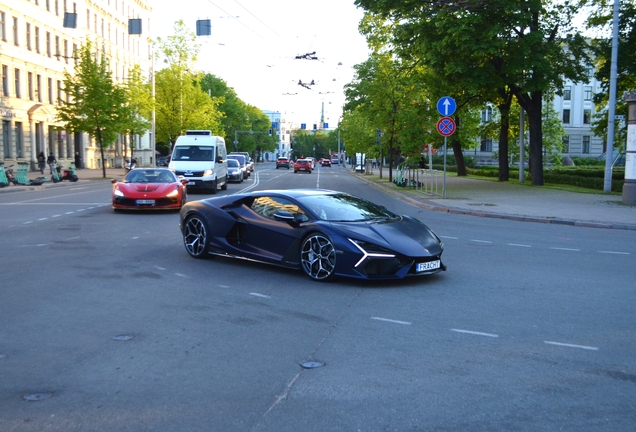 Lamborghini Revuelto