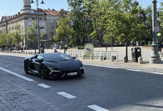 Lamborghini Revuelto