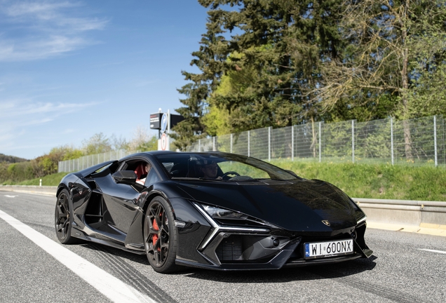 Lamborghini Revuelto