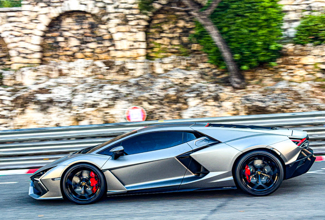 Lamborghini Revuelto