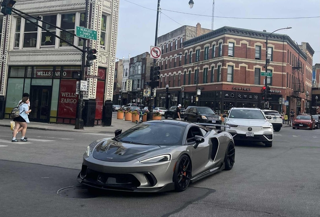 McLaren GT