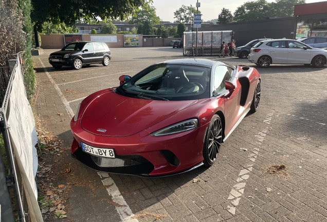 McLaren GT