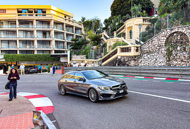 Mercedes-Benz CLA 45 AMG Shooting Brake