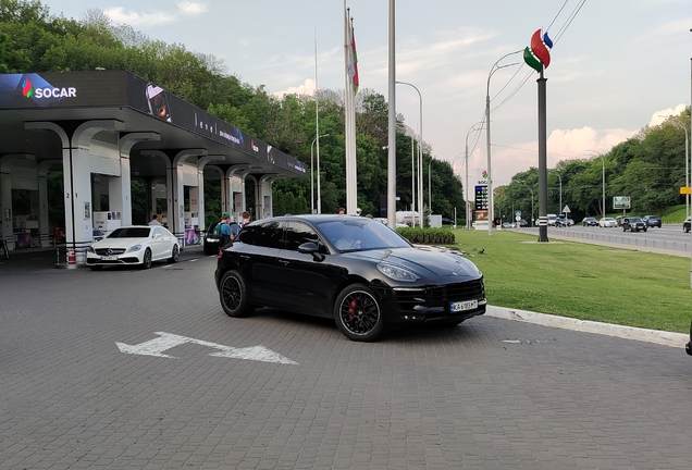 Porsche 95B Macan GTS