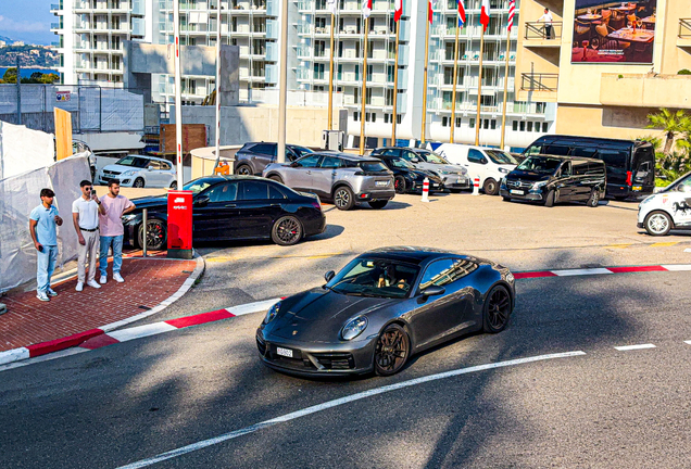 Porsche 992 Carrera 4 GTS