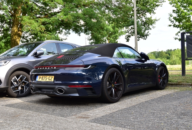 Porsche 992 Carrera 4S Cabriolet