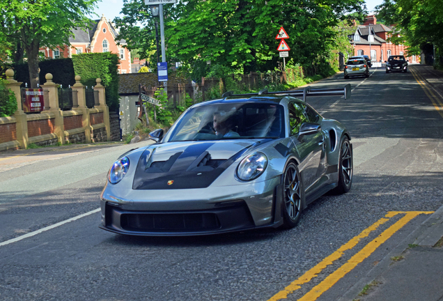 Porsche 992 GT3 RS Weissach Package