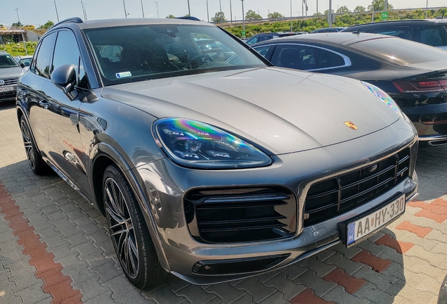 Porsche 9YA Cayenne GTS