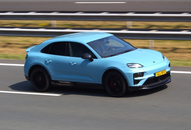 Porsche Macan EV Turbo