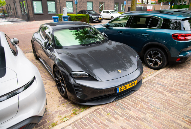 Porsche Taycan GTS Sport Turismo