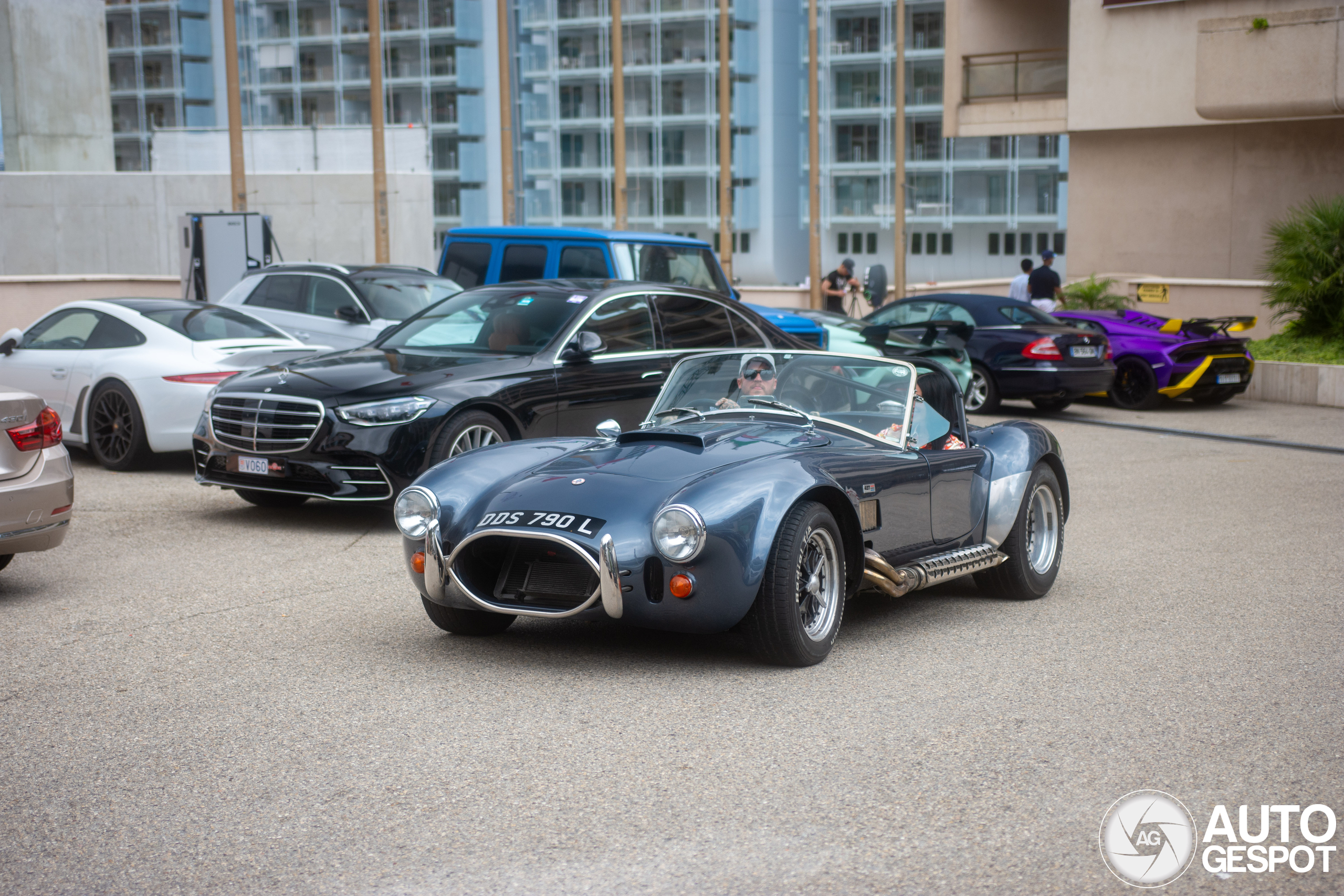 AC Cobra 427