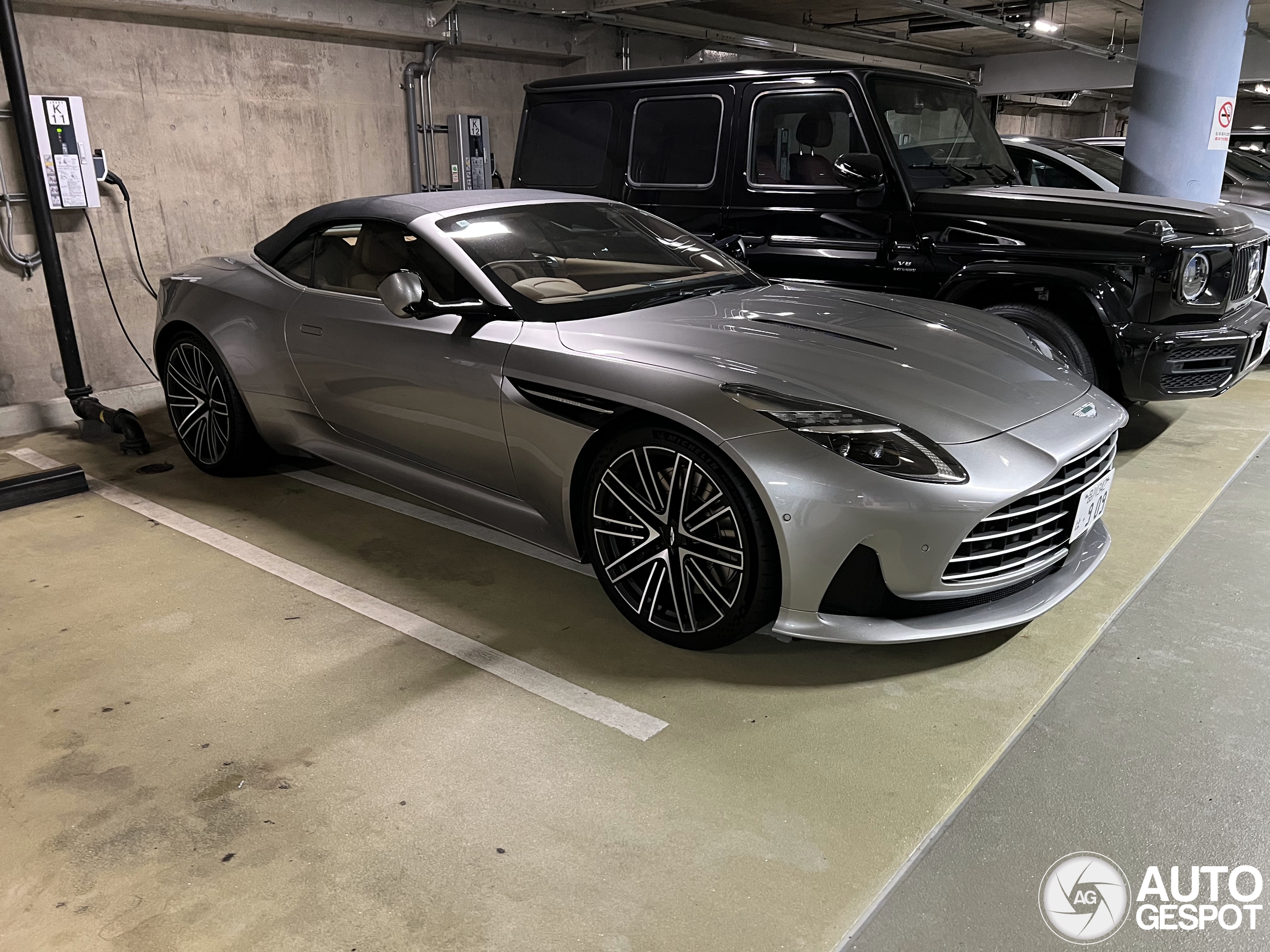 Aston Martin DB12 Volante