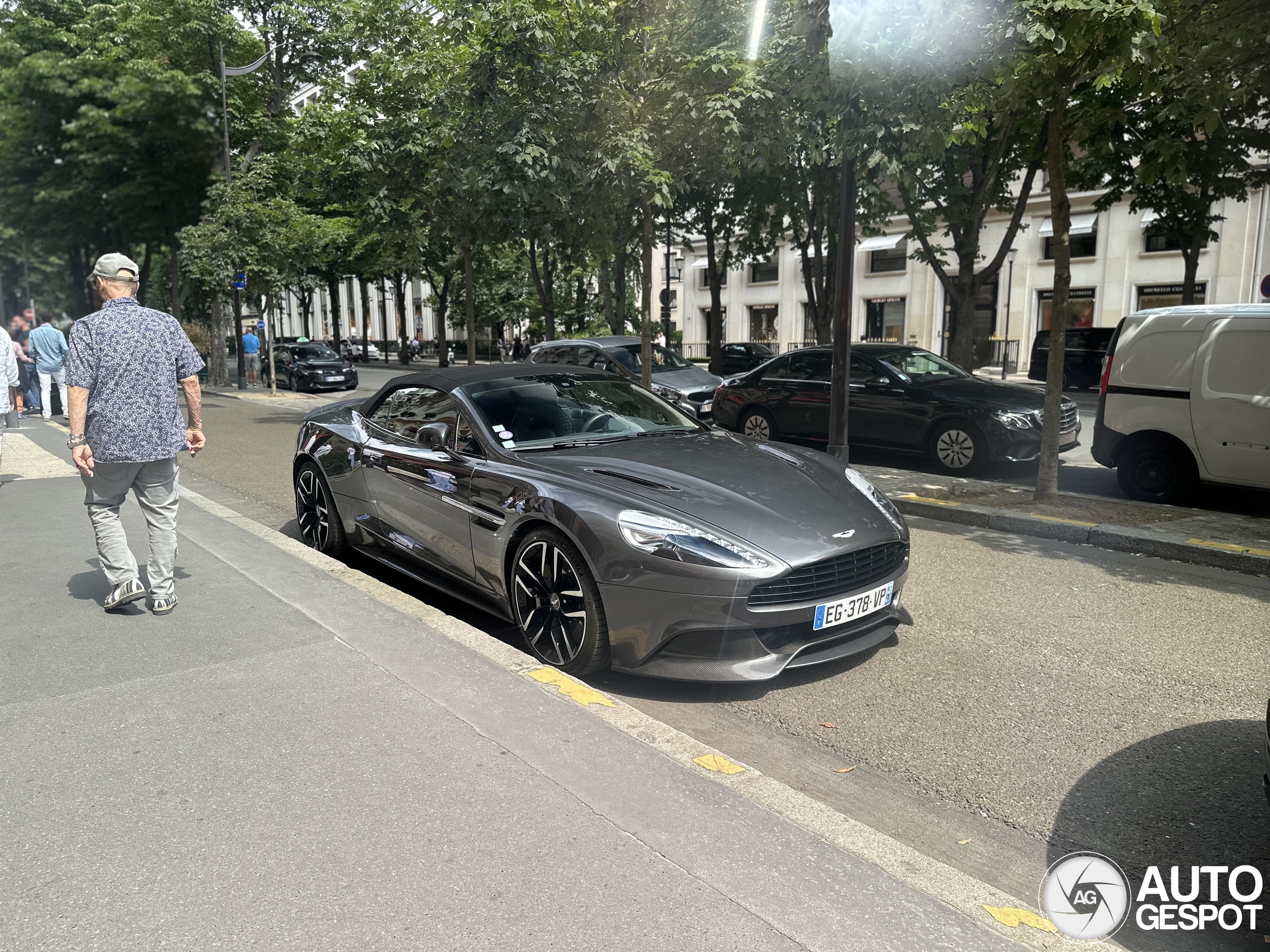Aston Martin Vanquish Volante