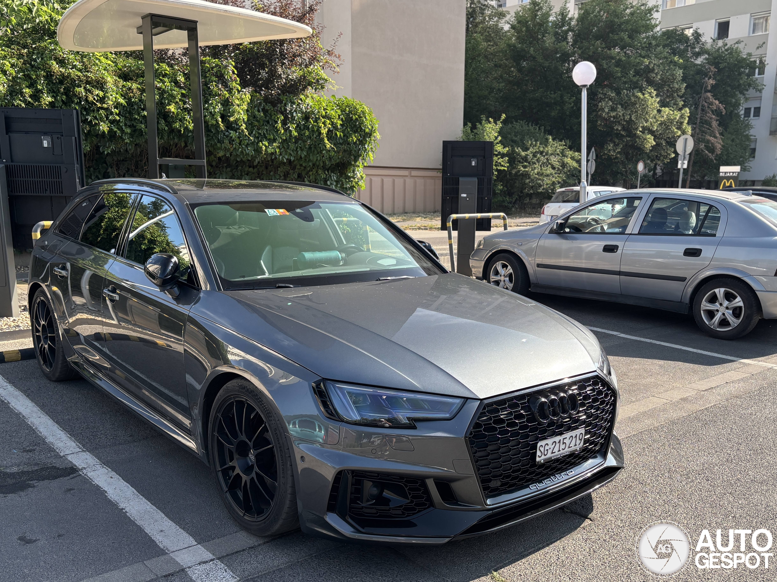Audi RS4 Avant B9