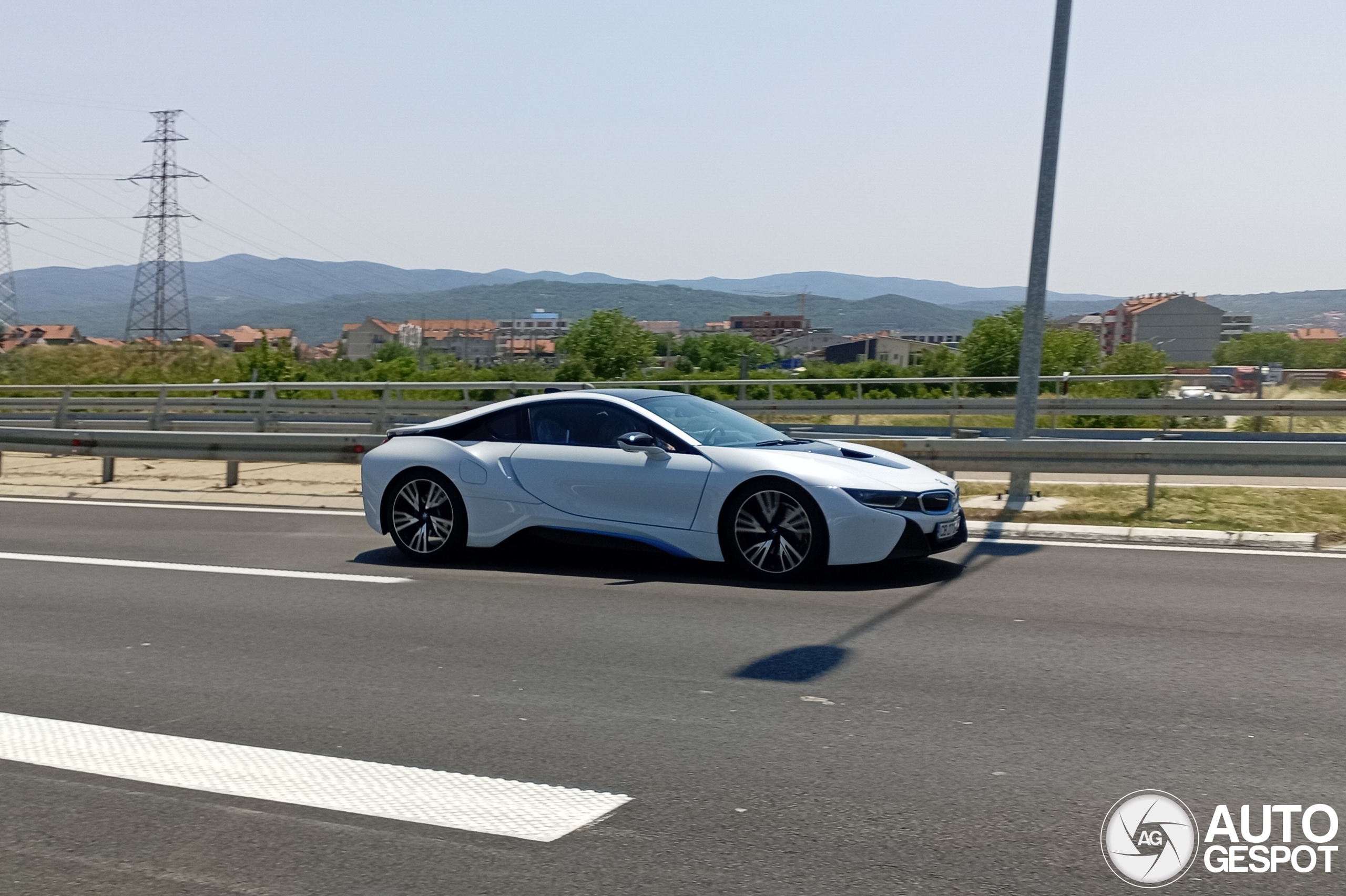 BMW i8