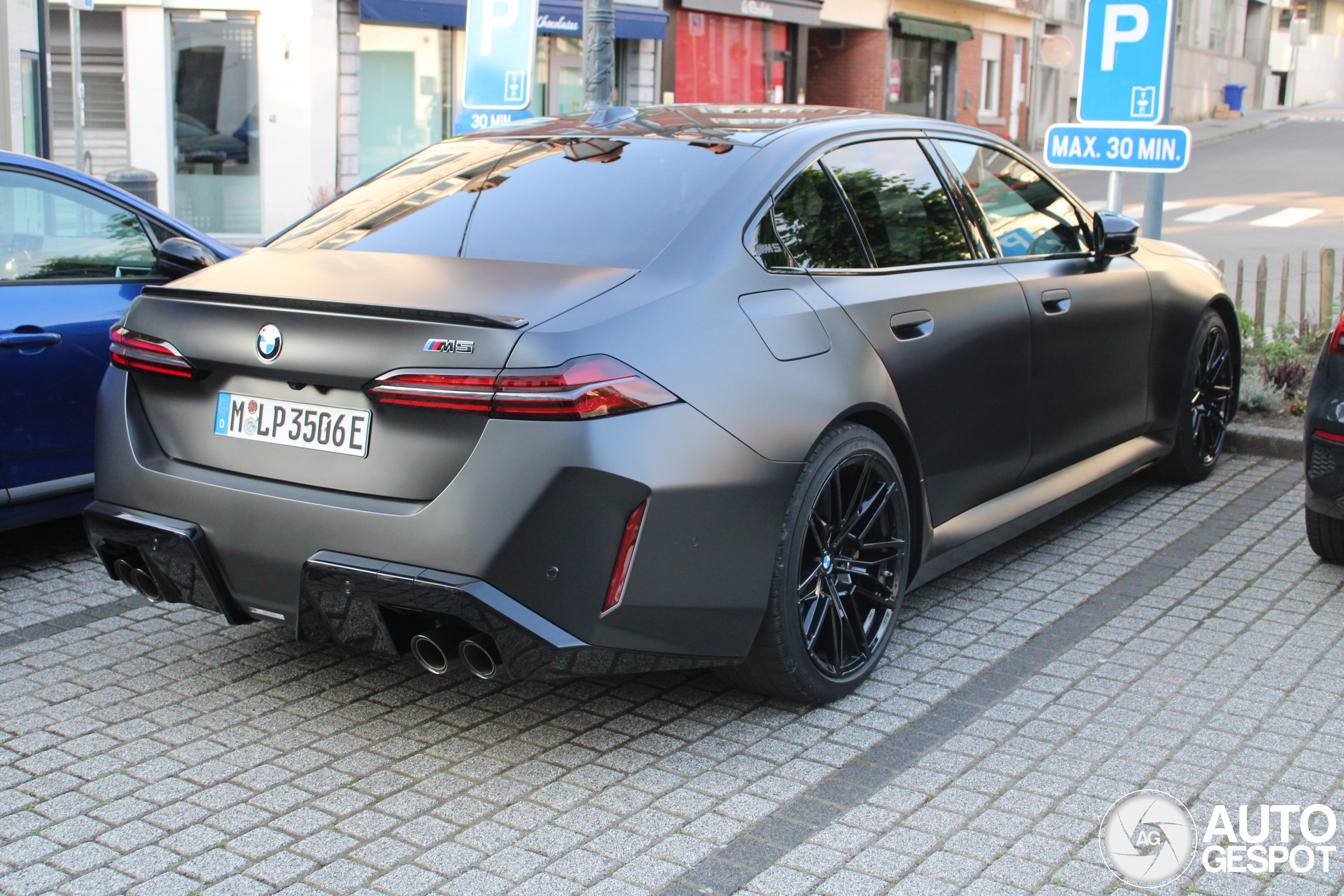 BMW M5 G90