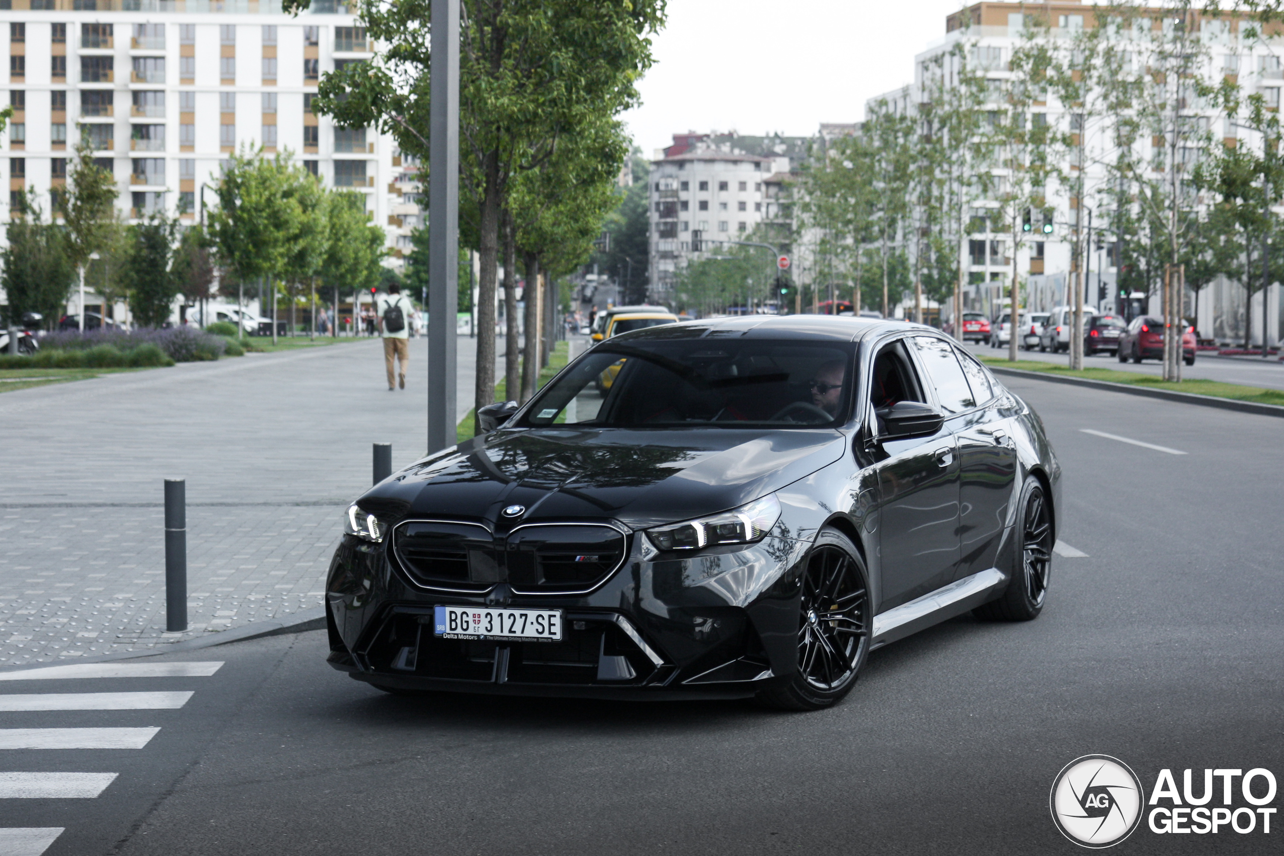 BMW M5 G90