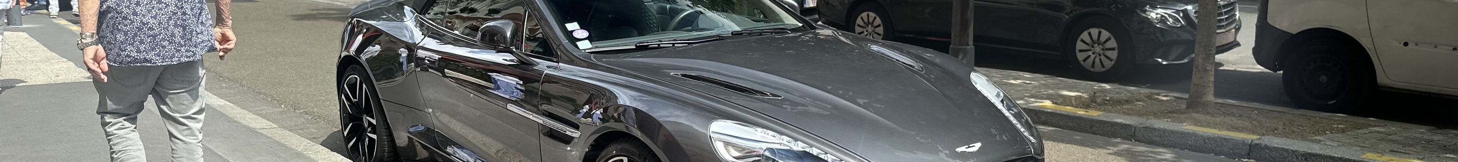 Aston Martin Vanquish Volante