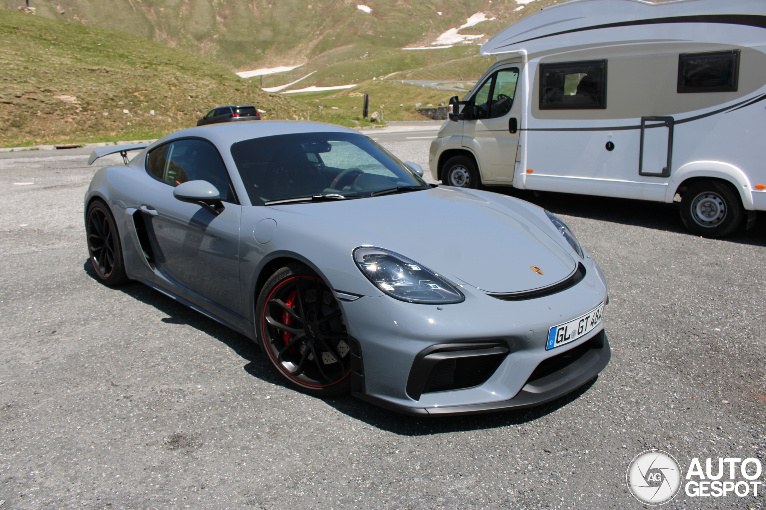Porsche 718 Cayman GT4